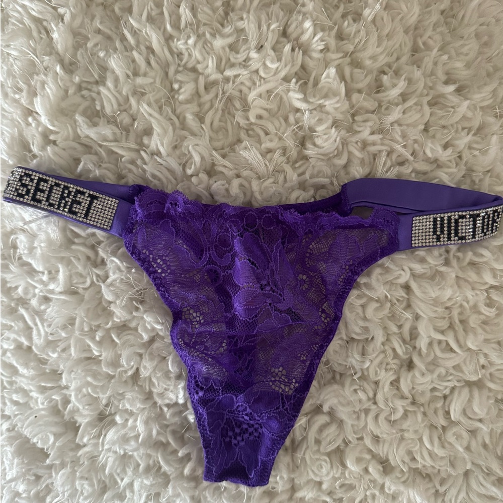 Lace thong bling